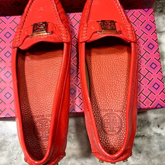 Tory Burch Red Patent Leather Kendrick Driver Mocs 8.5 - Picture 3 of 13